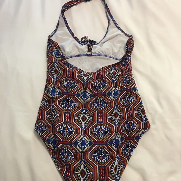 Swimsuit - Picture 4 of 4